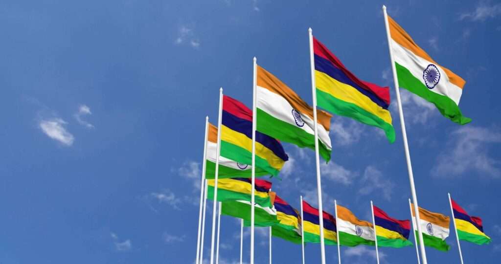 mauritius-and-india-flags-waving